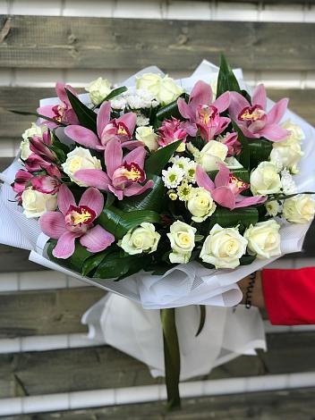 Букет цветов из: Розы и Хризантемы в Рождествено