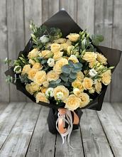 Букет цветов из:  Розы и Лизиантусы в Рождествено