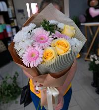 Букет цветов из:  Герберы, Розы и Хризантемы в Рождествено
