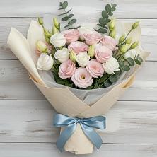 Букет цветов из:  Лизиантусы в Рождествено