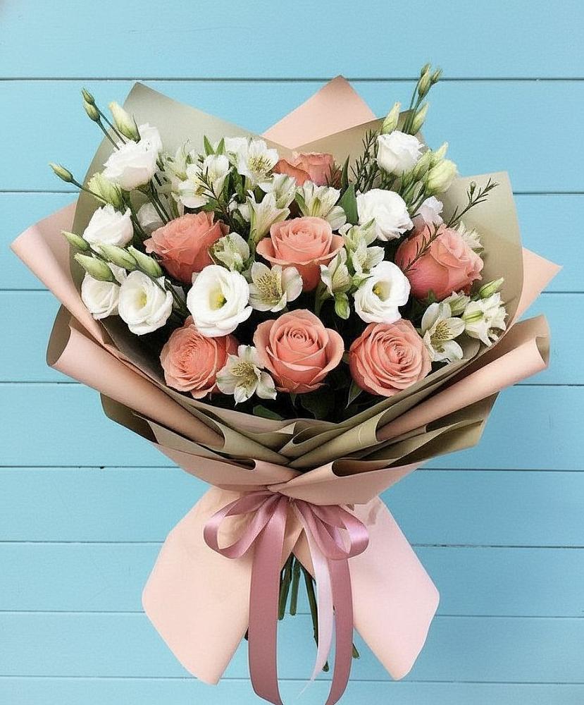 Букет цветов из: Розы, Альстромерии и Лизиантусы в Рождествено