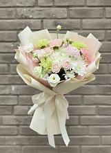 Букет цветов из:  Гвоздики, Розы, Лизиантусы и Хризантемы #REPLACE_PRED# Рождествено