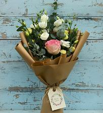 Букет цветов из:  Розы и Лизиантусы в Рождествено