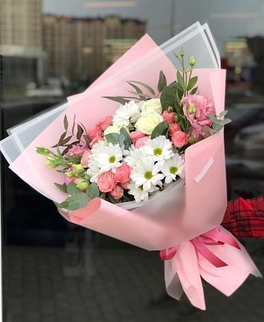 Букет цветов из: Розы, Лизиантусы и Хризантемы в Рождествено