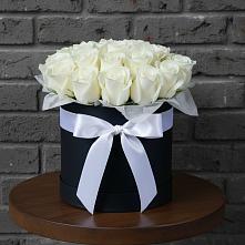 Цветочная композиция из Розы в шляпной коробке в Рождествено